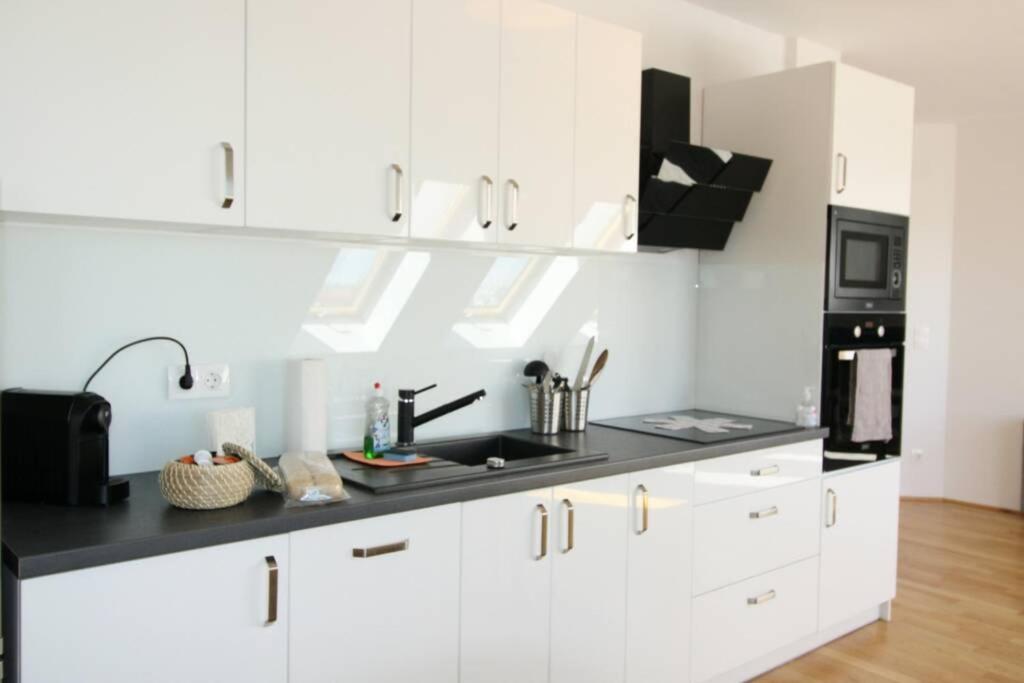Апартаменты Penthouse With Amazing Terrace L Lf42 Вена Экстерьер фото